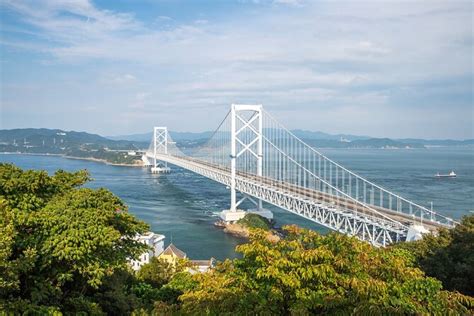 淡路島 日帰り バスツアー 神戸発 - 海と空の狭間で見つける小さな冒険